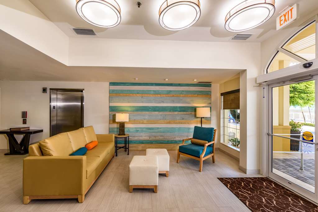 Comfort Suites Seven Mile Beach Джорджтаун Интерьер фото